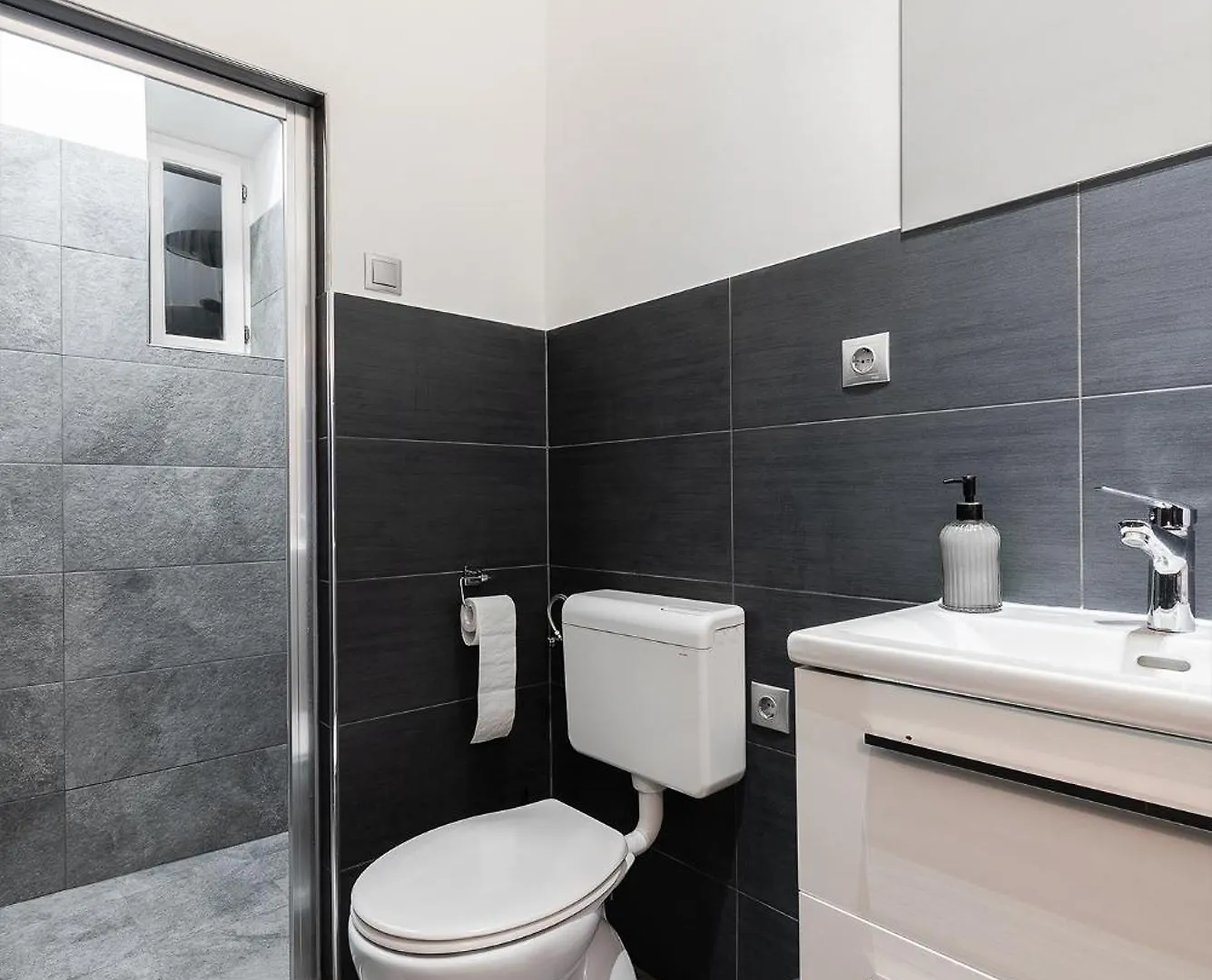 Aviator Luxury Apartment In The City Center المجر